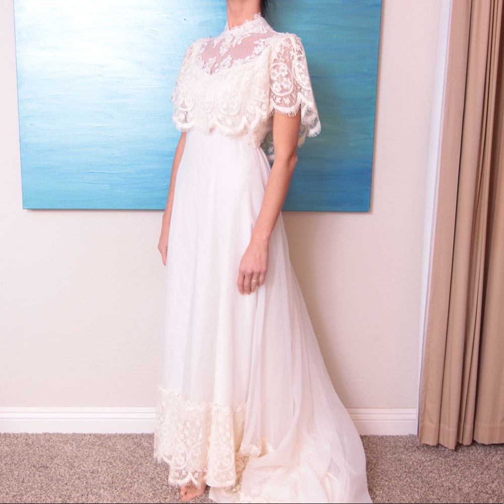 Beautiful Antique Lace Wedding Dress